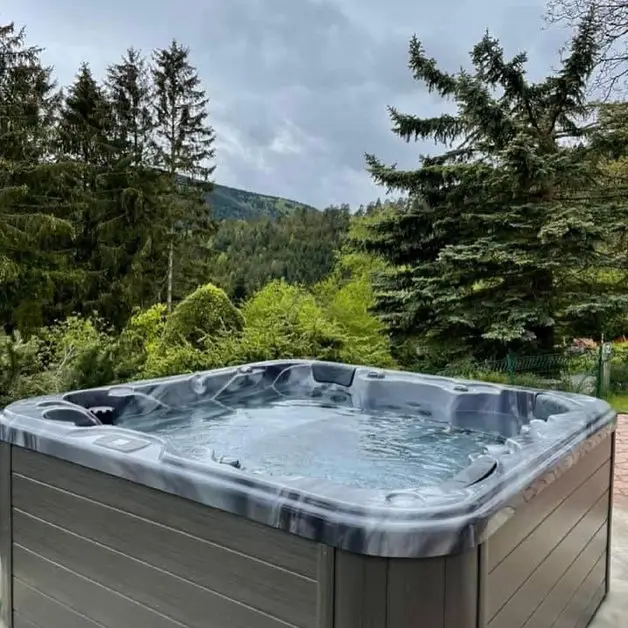 Be Well hot tub | Fiberglass pool contractor